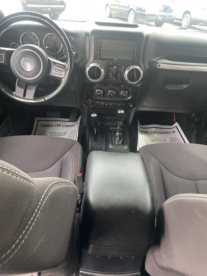 Jeep Wrangler Unlimited Sahara 4WD 2013
