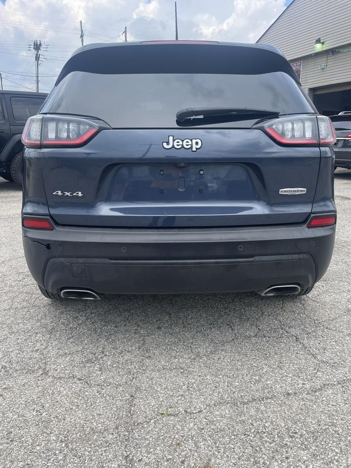 Jeep Cherokee photo 4