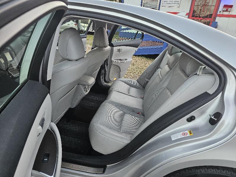 Lexus ES 350 Sedan 2010