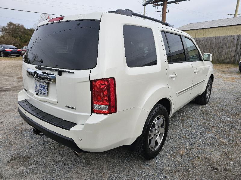 Honda Pilot Touring 2WD 5-Spd AT with DVD 2011