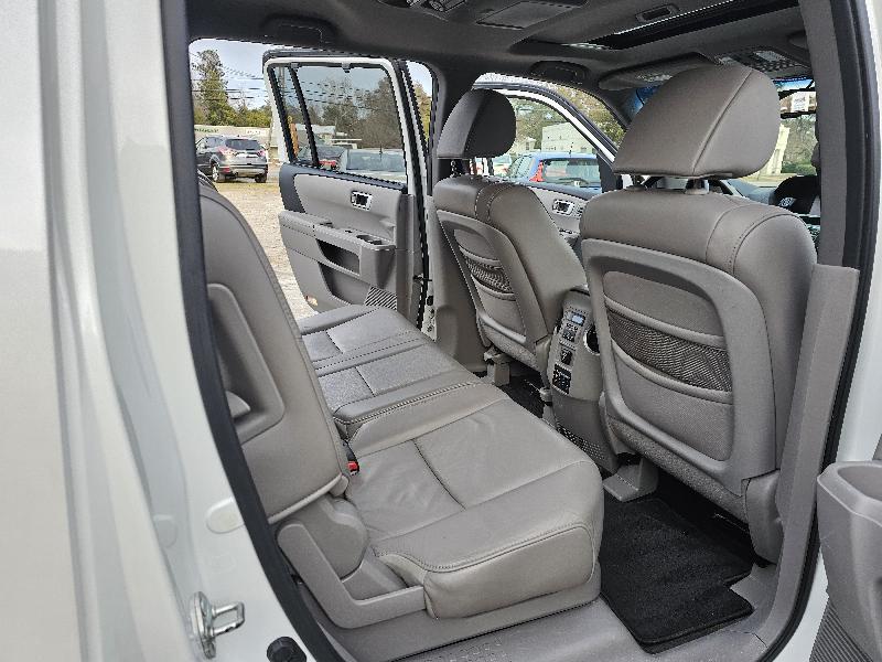 Honda Pilot Touring 2WD 5-Spd AT with DVD 2011