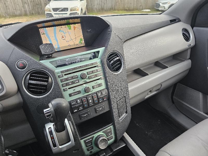 Honda Pilot Touring 2WD 5-Spd AT with DVD 2011