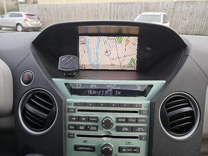 Honda Pilot Touring 2WD 5-Spd AT with DVD 2011