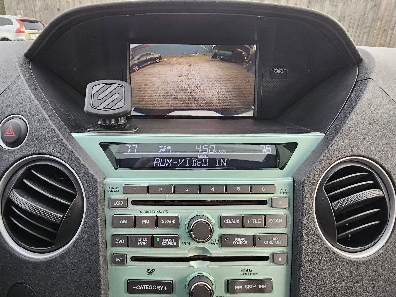 Honda Pilot Touring 2WD 5-Spd AT with DVD 2011