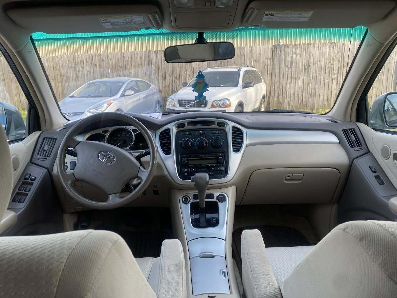 Toyota Highlander V6 2WD with 3rd-Row Seat 2007