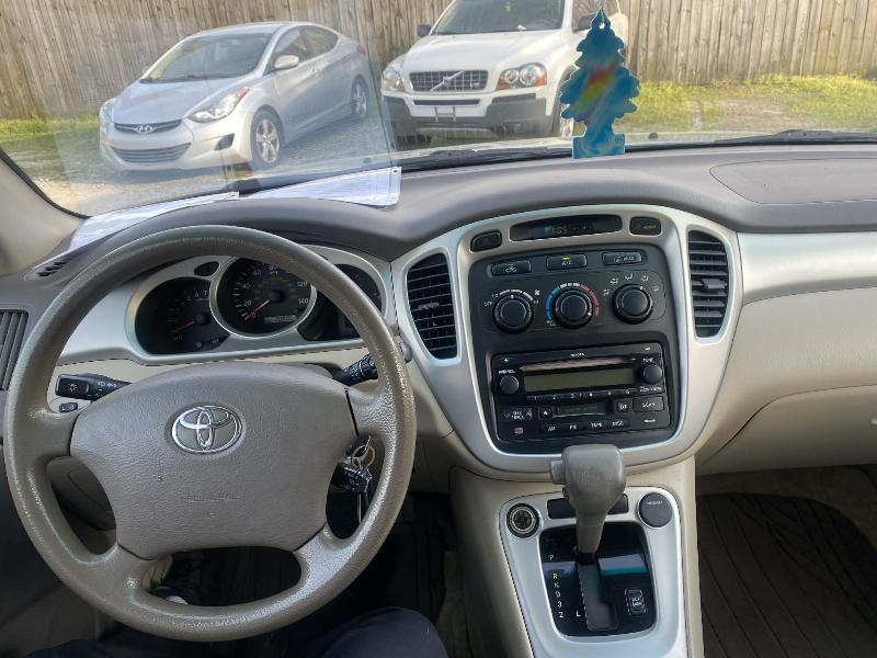 Toyota Highlander V6 2WD with 3rd-Row Seat 2007