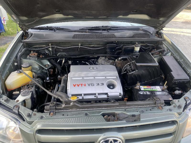 Toyota Highlander V6 2WD with 3rd-Row Seat 2007