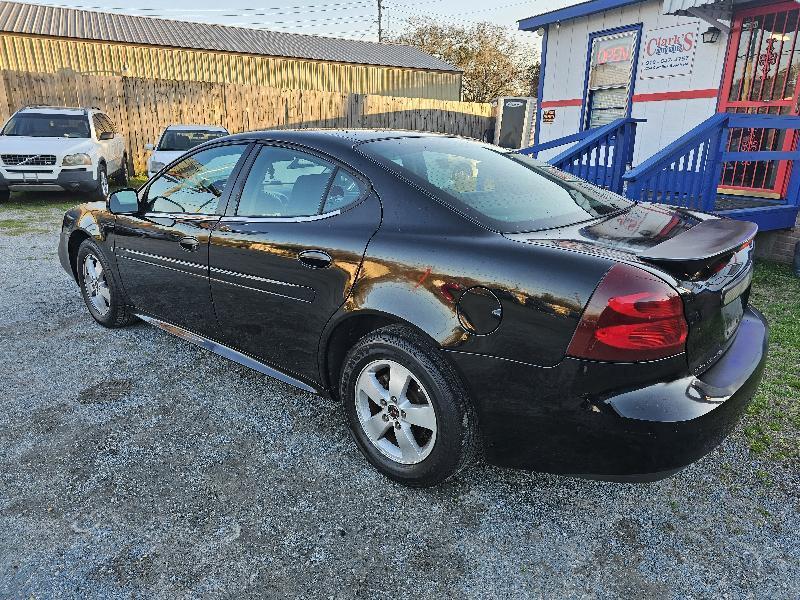 Pontiac Grand Prix Base 2006