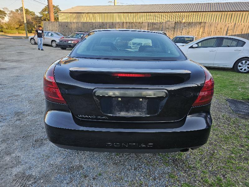 Pontiac Grand Prix Base 2006
