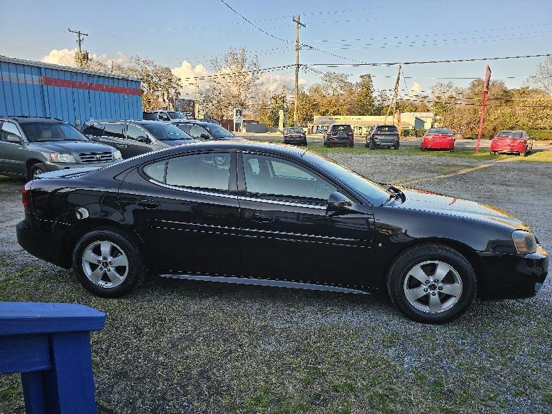 Pontiac Grand Prix Base 2006