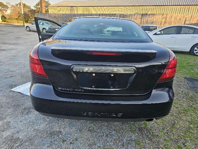 Pontiac Grand Prix Base 2006