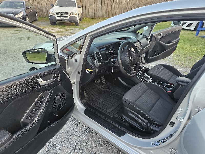 Kia Forte LX 6A 2017