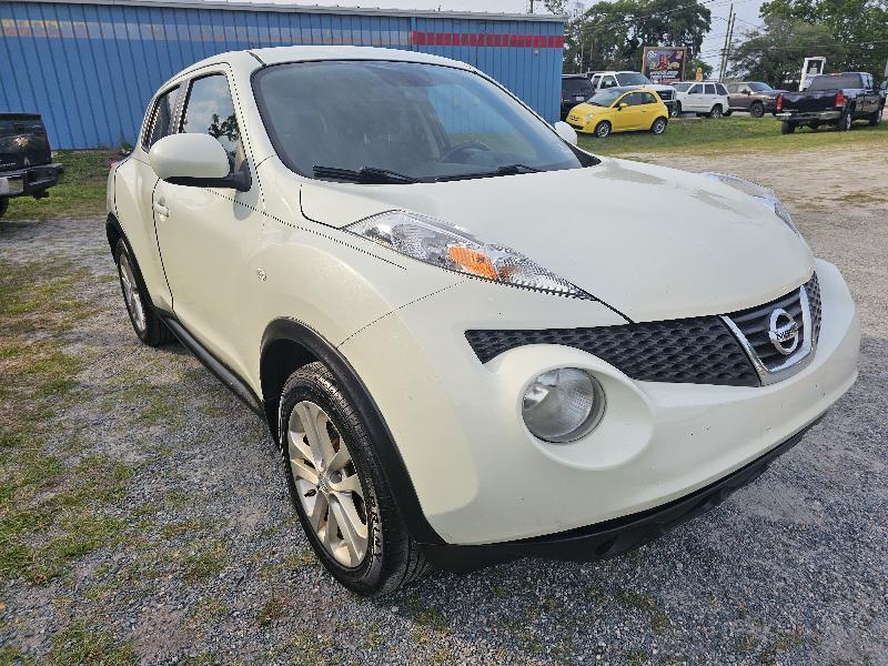 Nissan Juke S AWD 2011