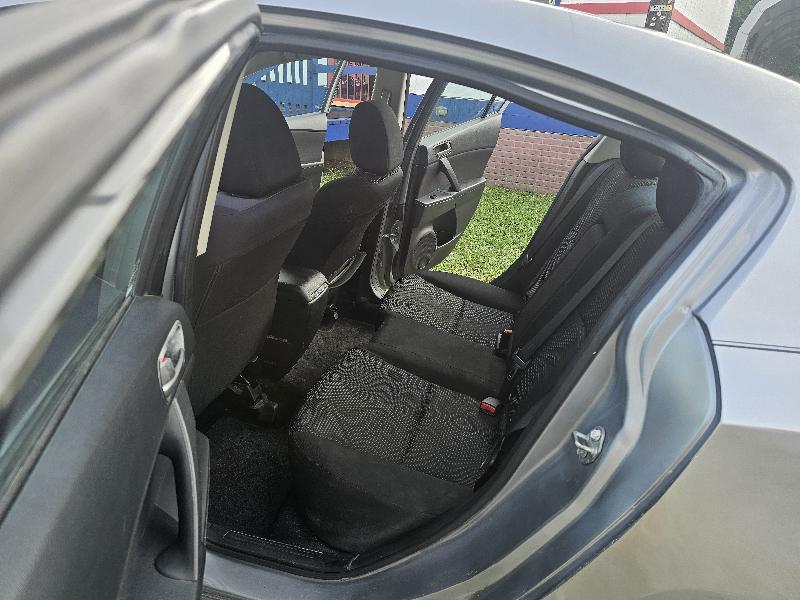 Mazda MAZDA3 i Touring 4-door 2012