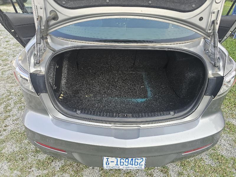 Mazda MAZDA3 i Touring 4-door 2012