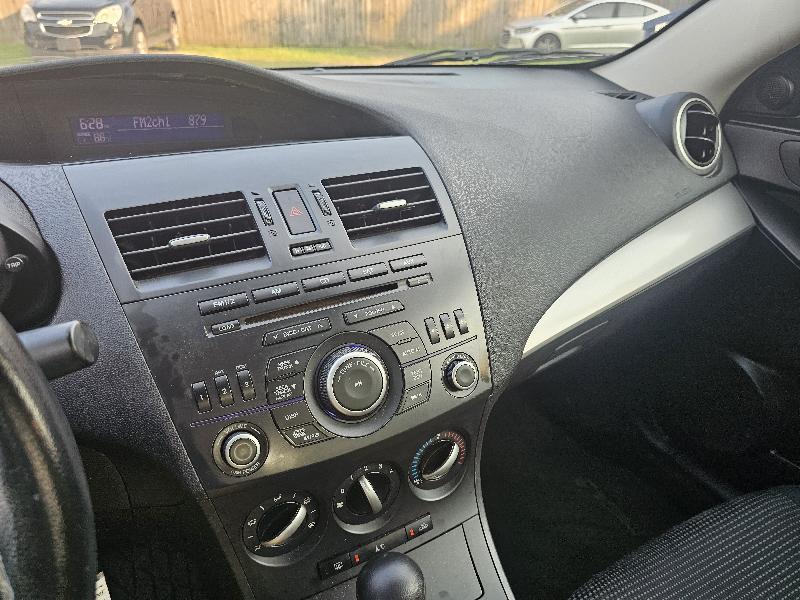 Mazda MAZDA3 i Touring 4-door 2012