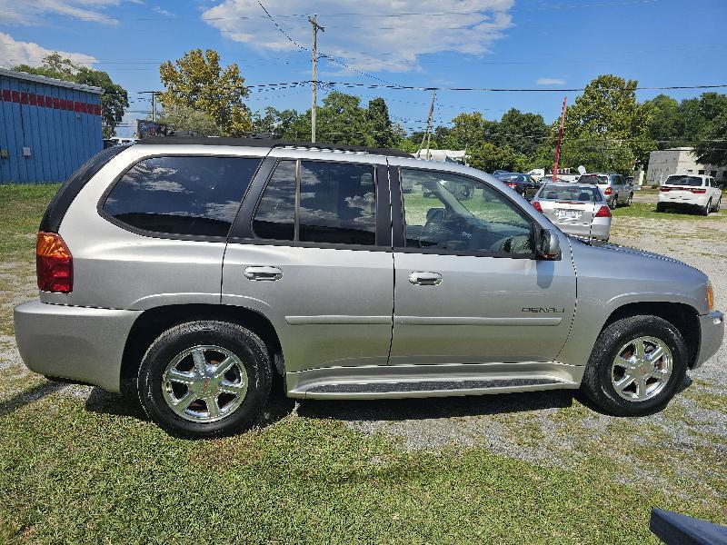 GMC Envoy Denali 4WD 2005