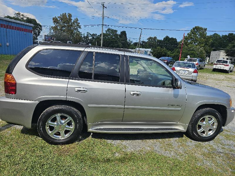 GMC Envoy Denali 4WD 2005