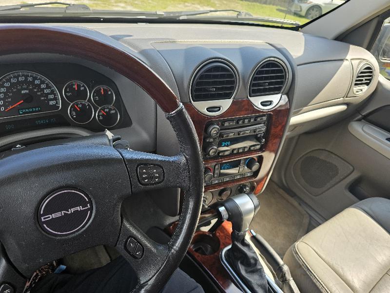 GMC Envoy Denali 4WD 2005