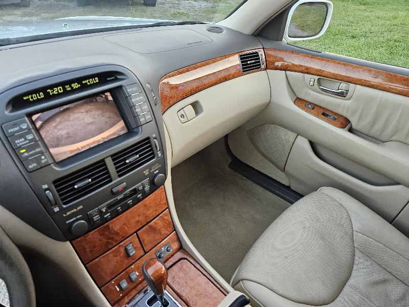Lexus LS 430 Sedan 2004
