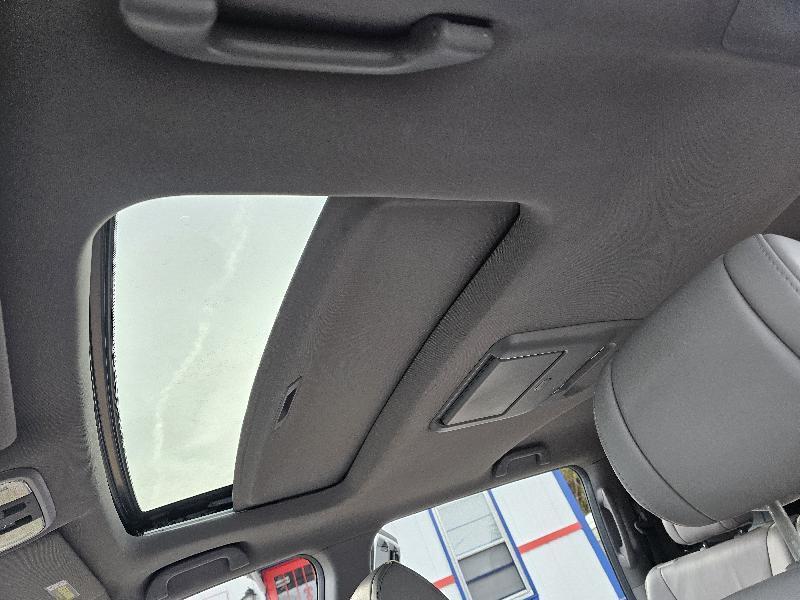 Honda Pilot Touring 2WD 5-Spd AT with DVD 2011