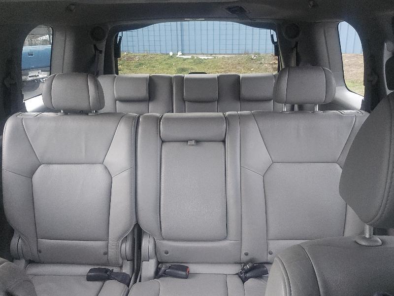 Honda Pilot Touring 2WD 5-Spd AT with DVD 2011