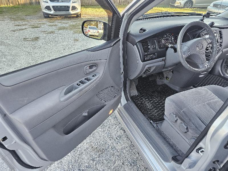 Mazda MPV LX 2005