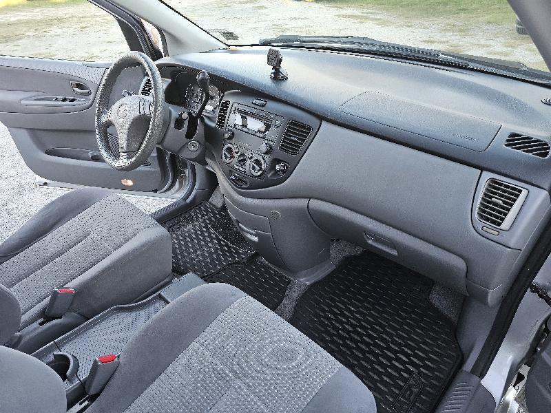 Mazda MPV LX 2005