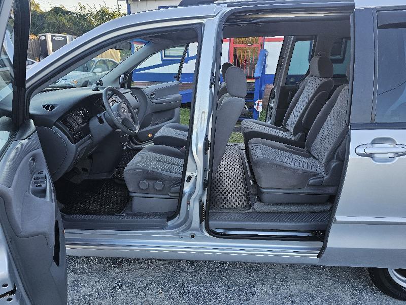 Mazda MPV LX 2005