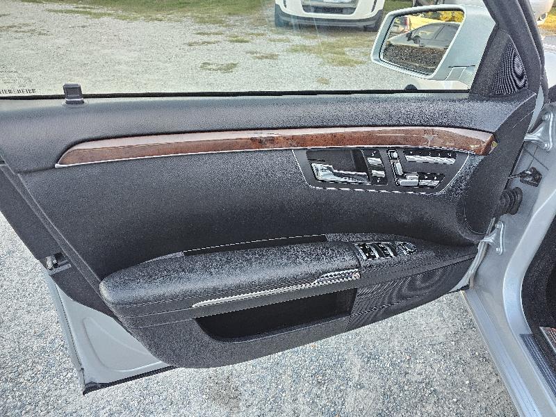 Mercedes-Benz S-Class S550 4-MATIC 2010