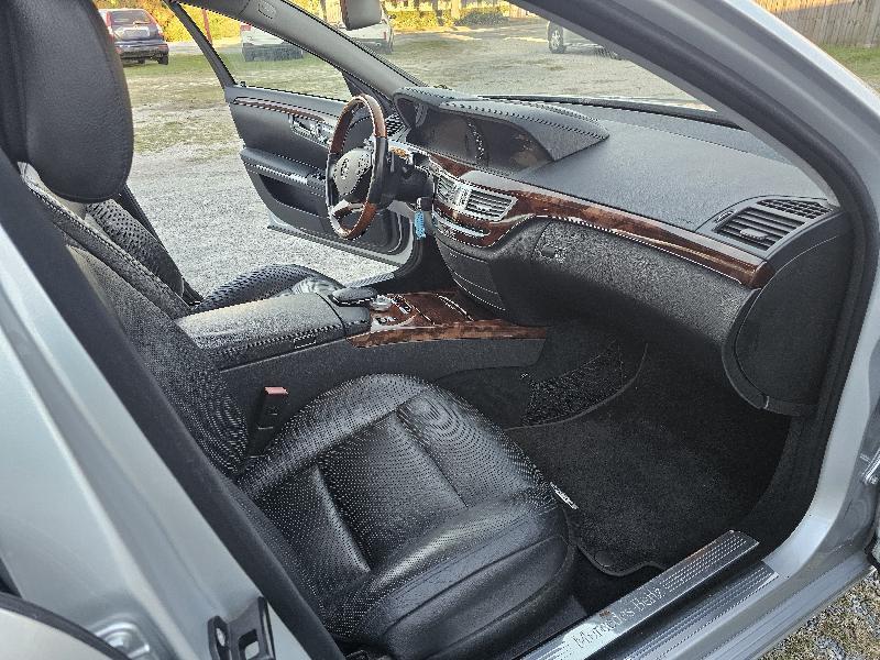 Mercedes-Benz S-Class S550 4-MATIC 2010