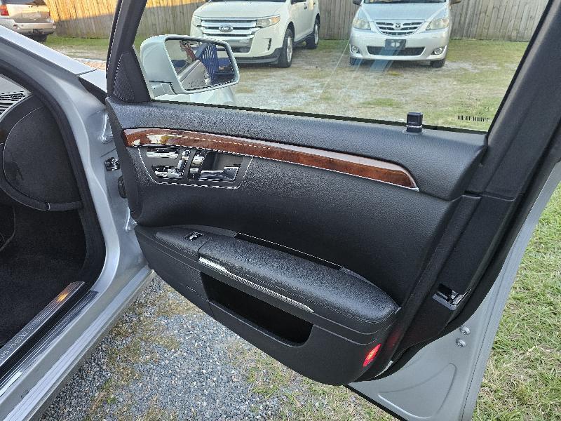 Mercedes-Benz S-Class S550 4-MATIC 2010