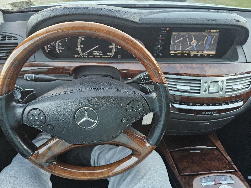 Mercedes-Benz S-Class S550 4-MATIC 2010