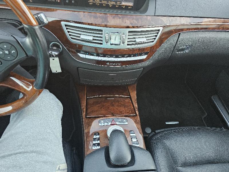 Mercedes-Benz S-Class S550 4-MATIC 2010