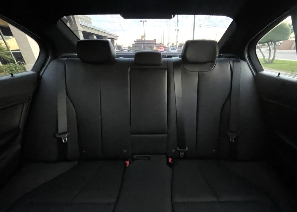 BMW 3-Series 320i Sedan 2014