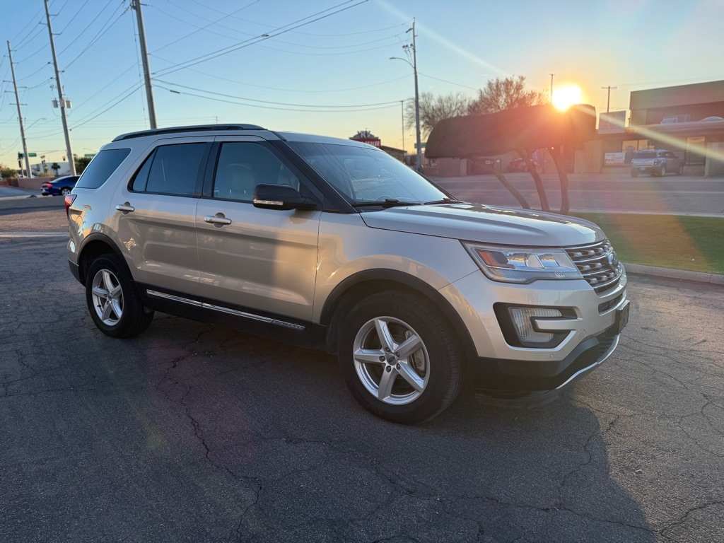 2017 Ford Explorer XLT's photo
