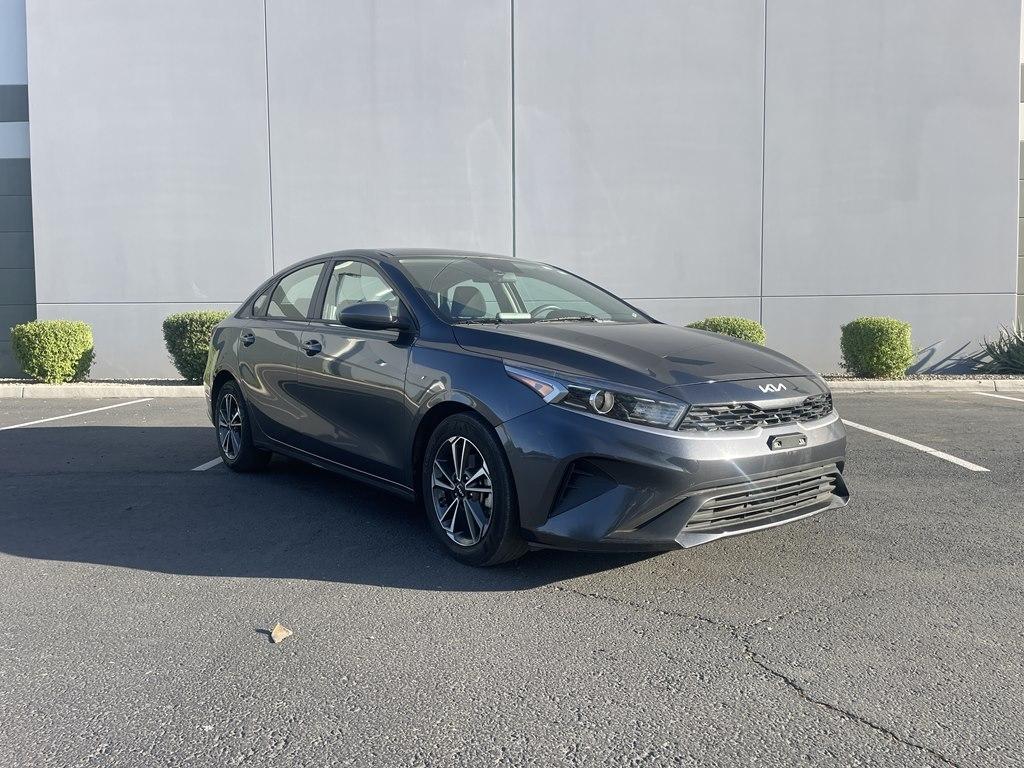 2023 Kia Forte LXS AT's photo