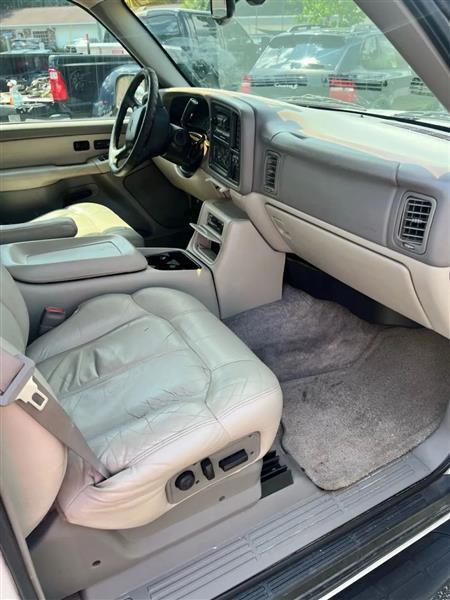 Chevrolet Suburban K1500 4WD 2001