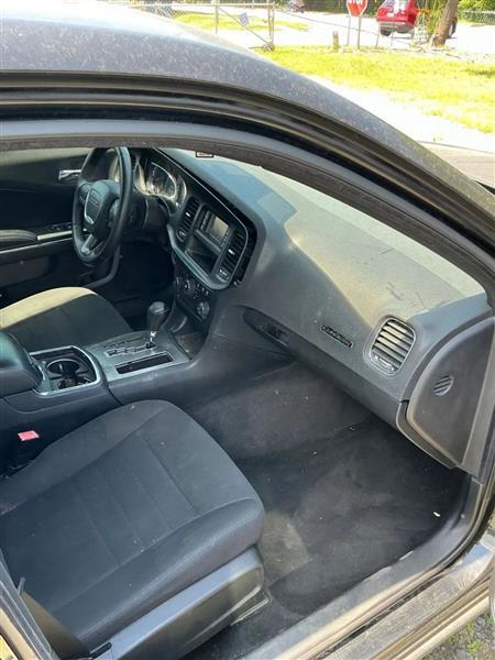 Dodge Charger SE 2012