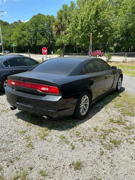 Dodge Charger SE 2012