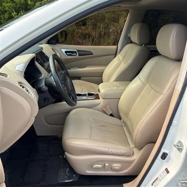 Nissan Pathfinder Platinum 2WD 2017