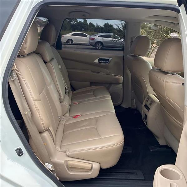 Nissan Pathfinder Platinum 2WD 2017