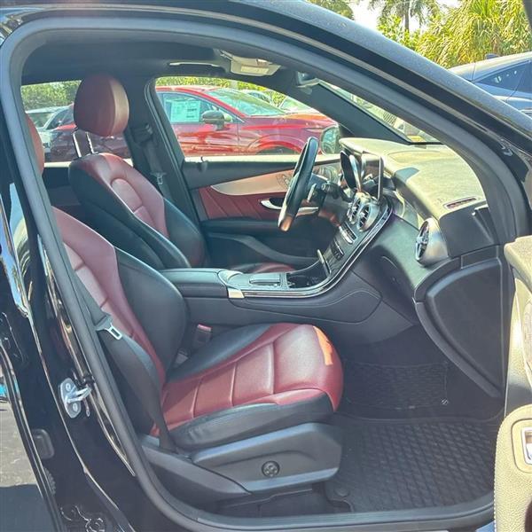 Mercedes-Benz GLC-Class GLC300 2020