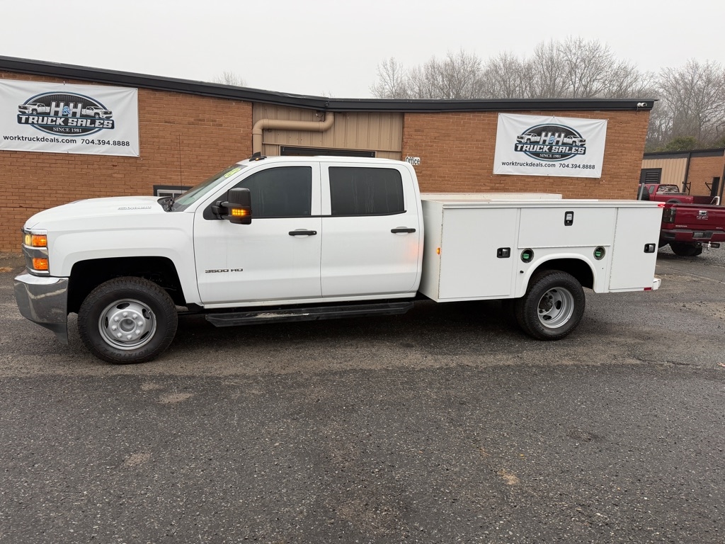 2018 Chevrolet Silverado 3500 Chassis Cab Work Truck's photo