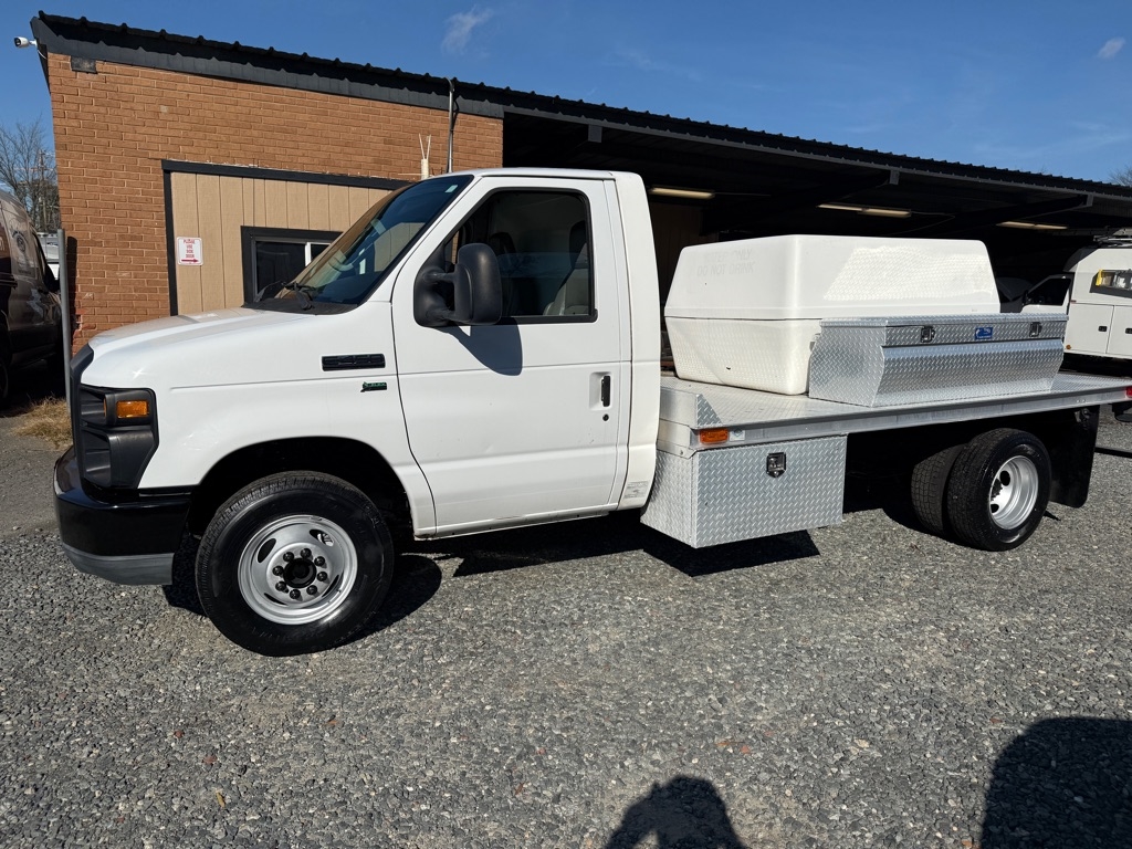 2010 Ford Econoline's photo