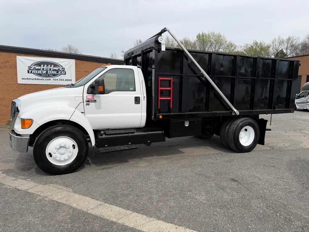 2015 Ford Super Duty F-650 Straight Frame Gas Reg Cab XL