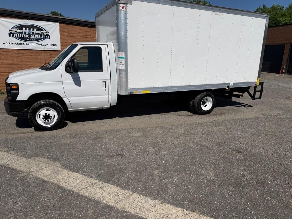 2017 Ford E-Series Cutaway E-350 DRW 138" WB