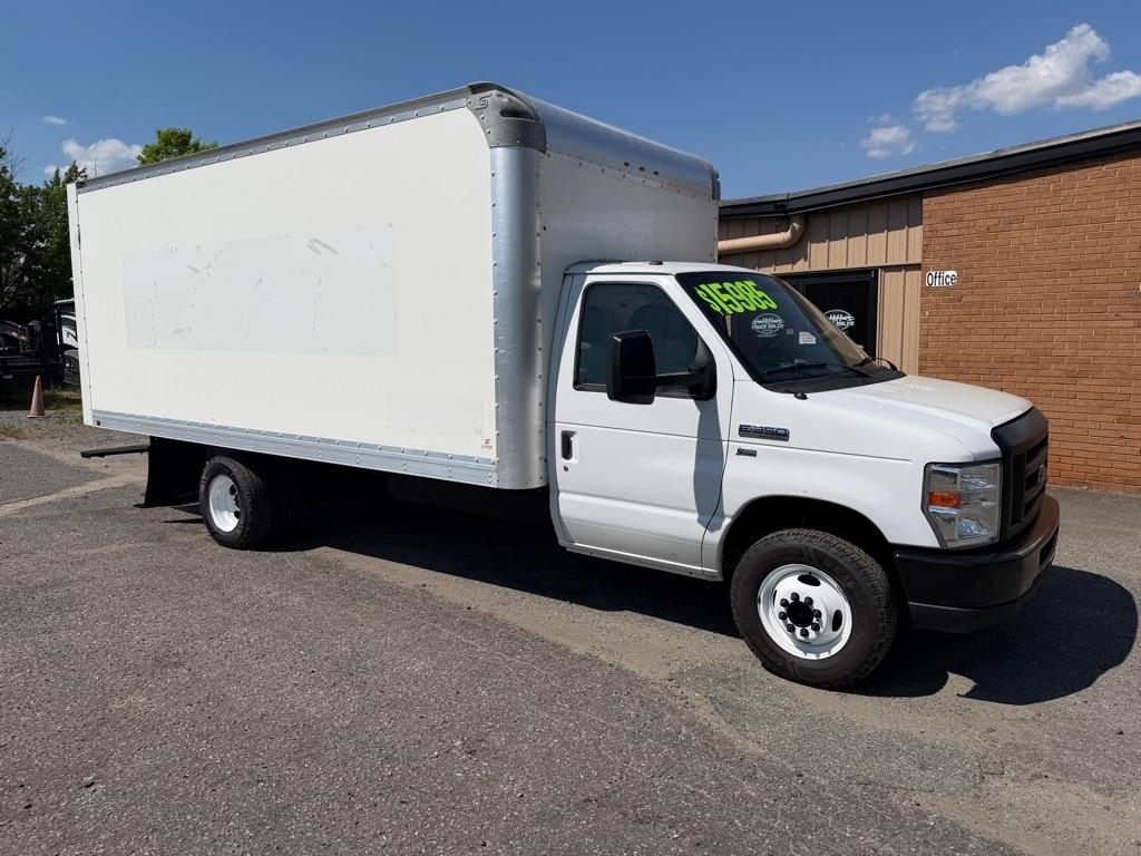2019 Ford E-Series Cutaway E-350 SRW 138" WB