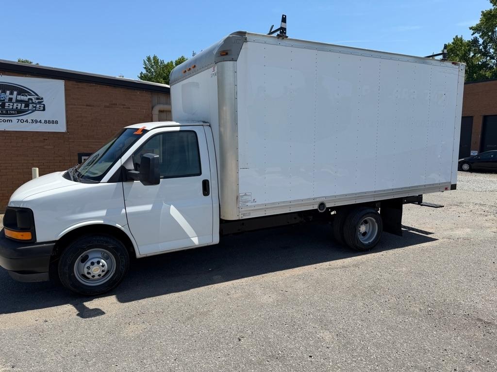2017 Chevrolet Express 3500 159" WB's photo