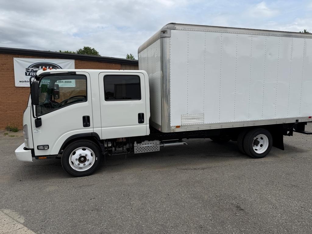 2019 Isuzu NPR-HD's photo